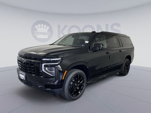New 2026 Chevrolet Suburban RST w/ Comfort Package AWD/4WD image 1
