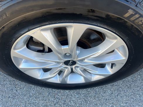 Used 2022 Kia Telluride LX image 43