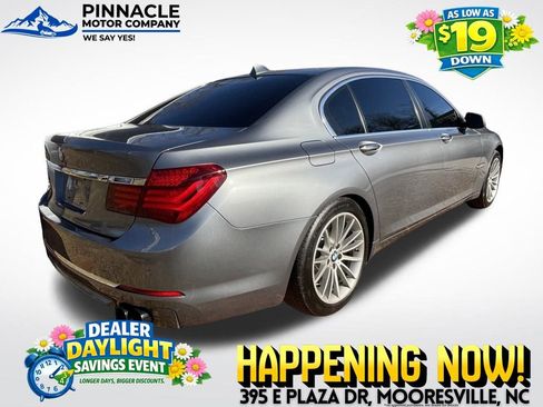 Used 2014 BMW 750Li w/ Executive Package image 4