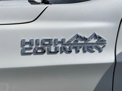 Used 2023 Chevrolet Tahoe High Country AWD/4WD image 28