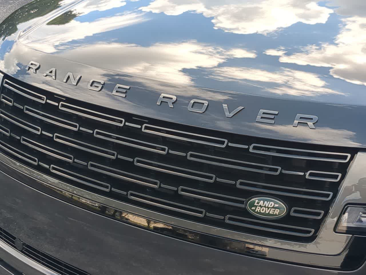 Certified 2025 Land Rover Range Rover SE AWD/4WD image 13