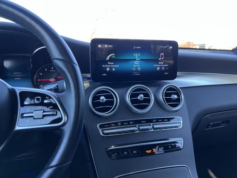 Used 2021 Mercedes-Benz GLC 300 4MATIC image 31