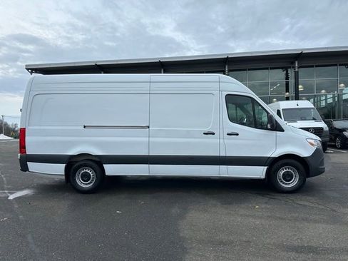 Used 2026 Mercedes-Benz Sprinter 2500 image 8