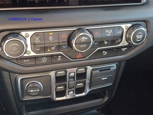 Used 2025 Jeep Wrangler Unlimited Sport AWD/4WD image 19