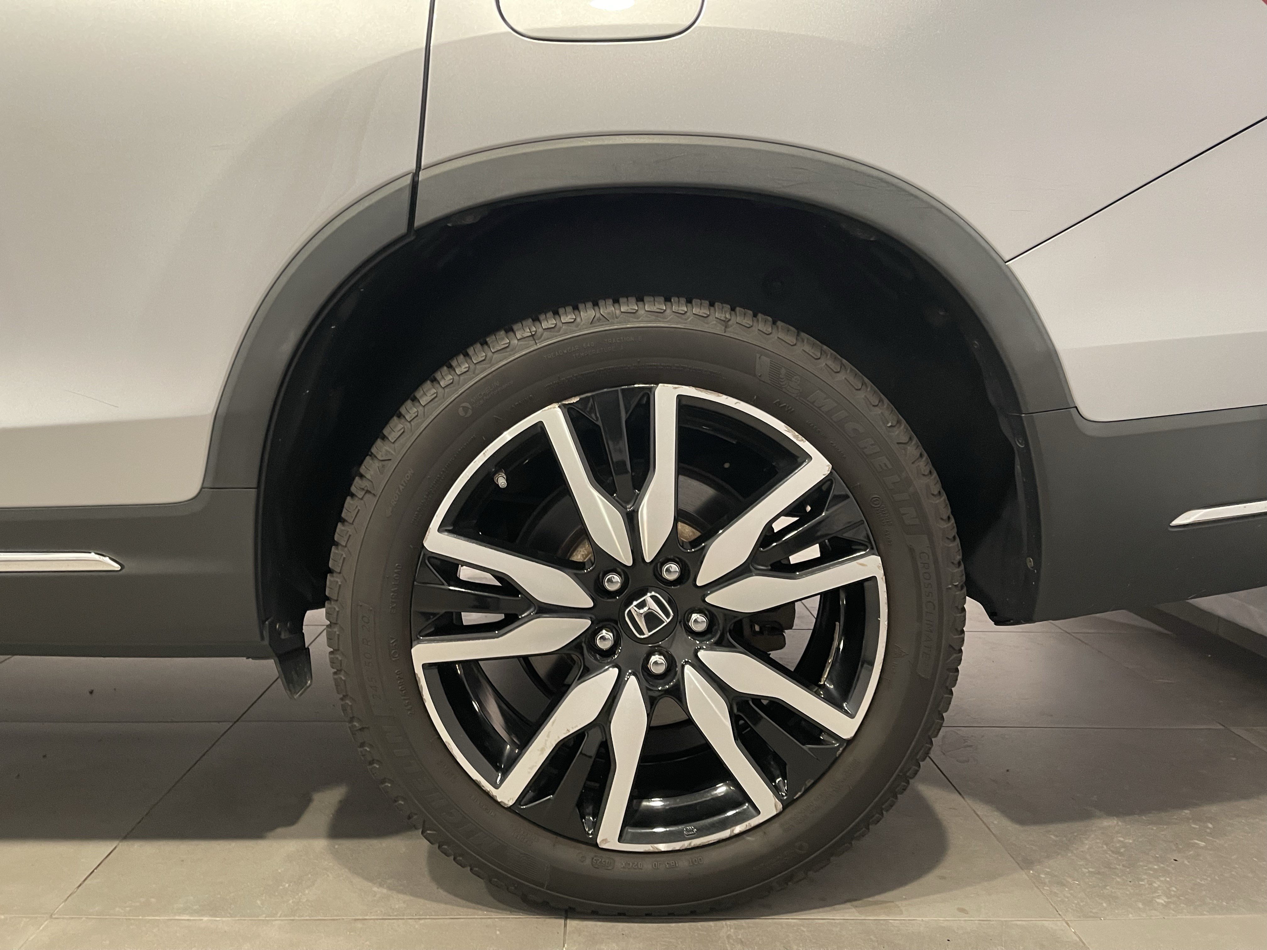 Used 2019 Honda Pilot Elite image 8