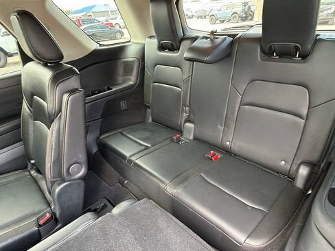 Used 2023 Nissan Pathfinder SL w/ SL Premium Package FWD image 28