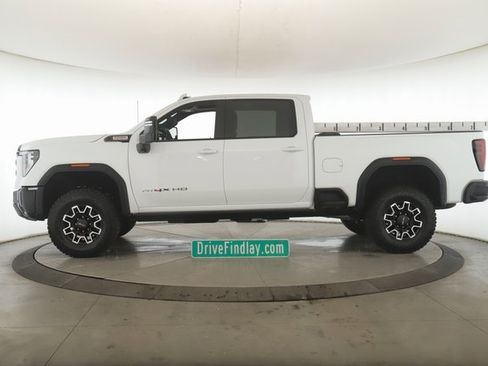 Used 2026 GMC Sierra 2500 AT4X image 9