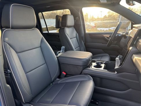 New 2026 GMC Yukon XL Elevation w/ Elevation Premium Package image 12