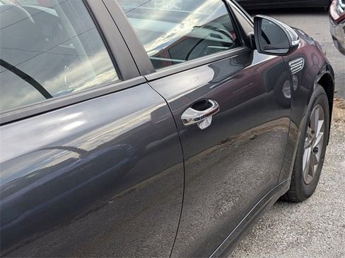 Used 2020 Kia Optima LX image 8