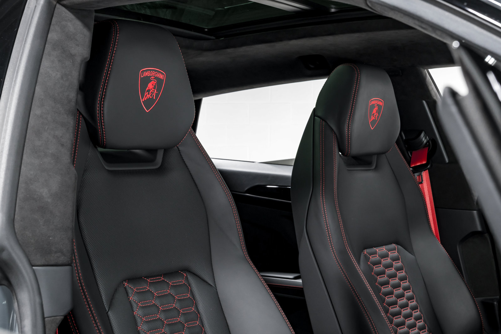 Used 2024 Lamborghini Urus S AWD/4WD image 39