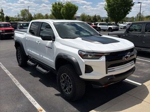 Used 2024 Chevrolet Colorado ZR2 w/ Technology Package AWD/4WD image 1