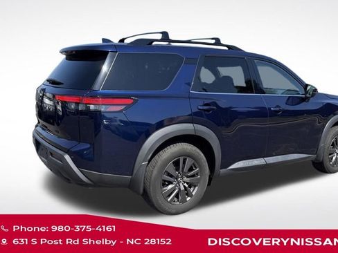 Certified 2022 Nissan Pathfinder SV w/ SV Black Package FWD image 3