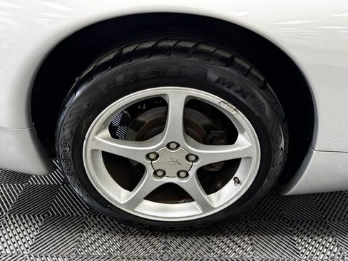 Used 2001 Chevrolet Corvette Coupe w/ Preferred Equipment Group2 image 19