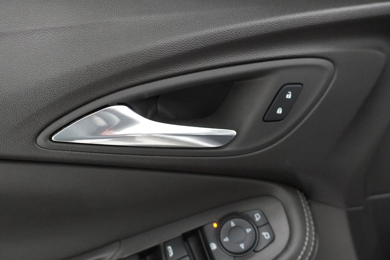 Used 2024 Buick Encore GX Sport Touring w/ Comfort Package FWD image 6