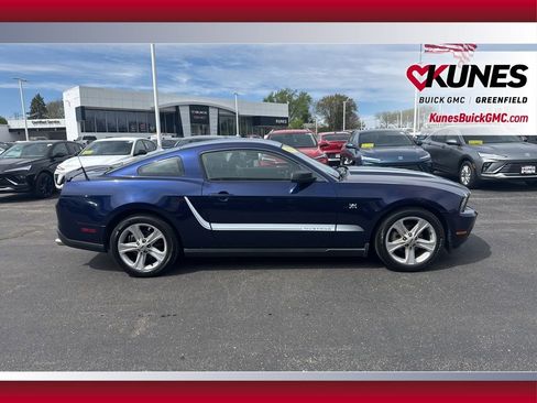 Used 2010 Ford Mustang Coupe RWD image 4