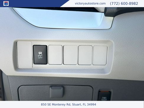 Used 2019 Toyota Sienna LE FWD image 44