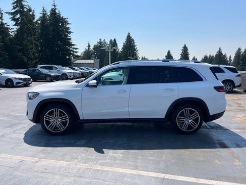Used 2024 Mercedes-Benz GLS 450 4MATIC image 5
