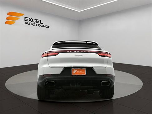 Used 2023 Porsche Cayenne Coupe image 46