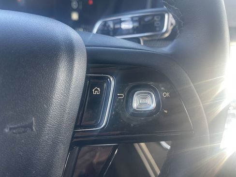 Used 2023 Lincoln Corsair Standard image 10