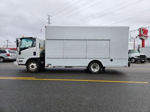 Used 2021 Isuzu NPR image 6