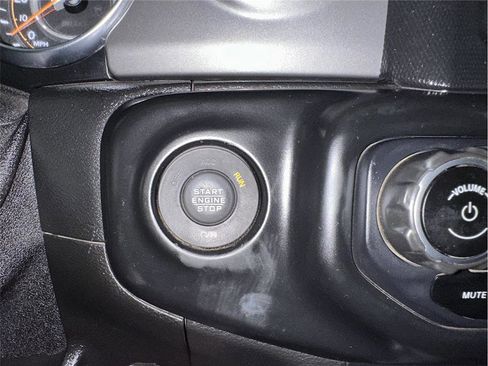 Used 2021 Jeep Wrangler Unlimited Willys image 39