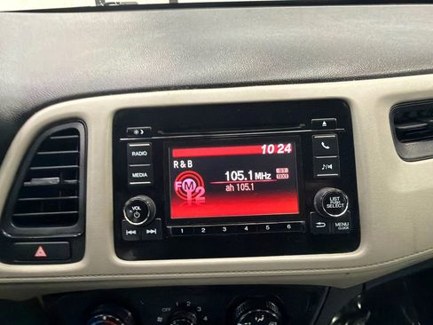 Used 2021 Honda HR-V LX image 27