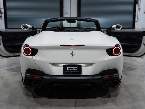 Used 2019 Ferrari Portofino image 40