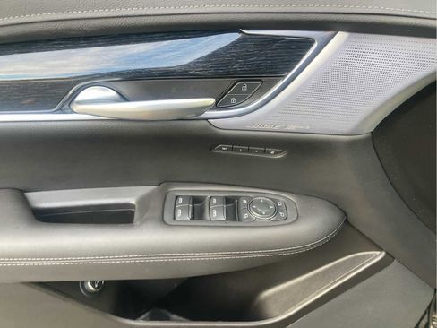 Used 2025 Cadillac XT5 Premium Luxury image 9