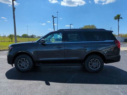 New 2026 Ford Expedition Active image 8