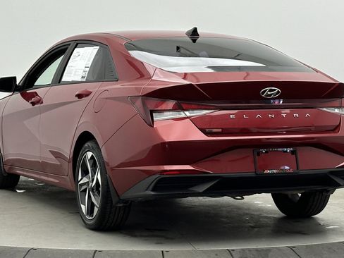 Used 2023 Hyundai Elantra SEL w/ Convenience Package image 4
