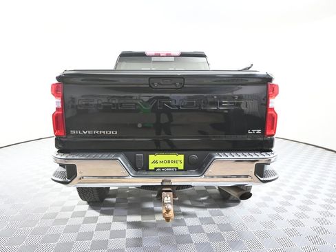 Used 2020 Chevrolet Silverado 2500 LTZ w/ LTZ Premium Package AWD/4WD image 5