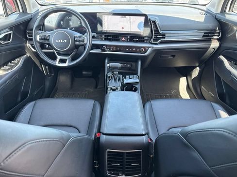 Used 2025 Kia Sportage EX FWD image 11