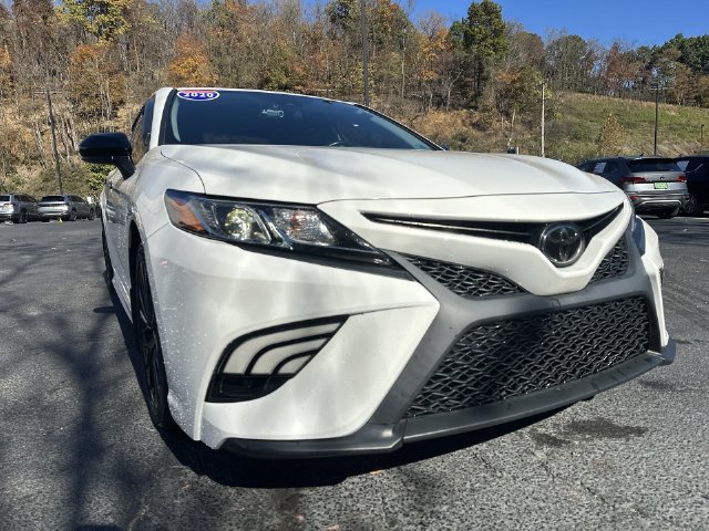 Used 2020 Toyota Camry SE FWD image 19