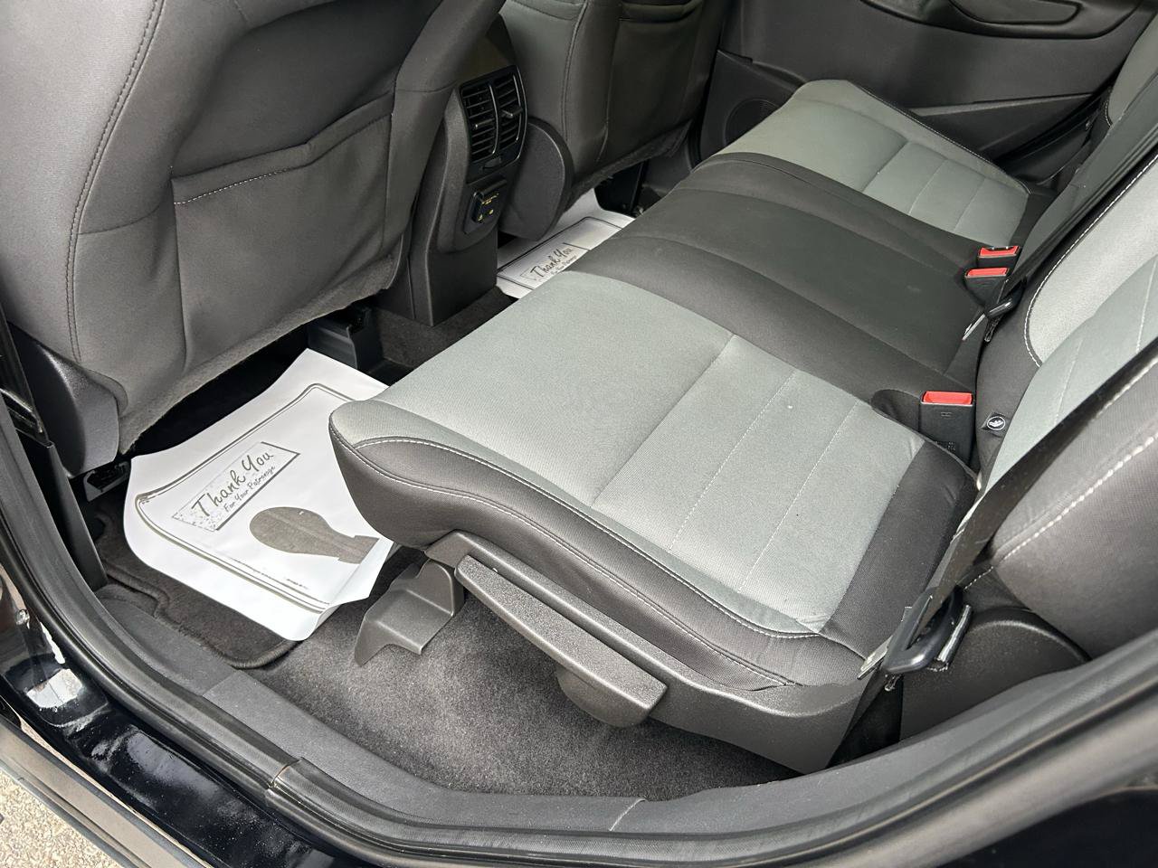 Used 2016 Ford Escape SE w/ Equipment Group 201A FWD image 9