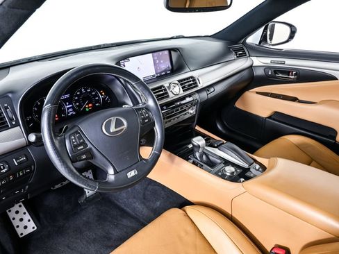 Used 2015 Lexus LS 460 w/ F Sport Package image 5