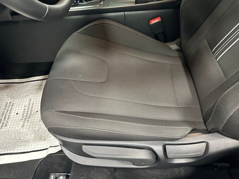 Used 2025 Hyundai Elantra Sport image 13