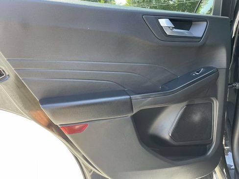 Certified 2025 Ford Escape ST-Line AWD/4WD image 15