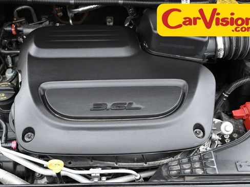 Used 2025 Chrysler Pacifica Limited image 45