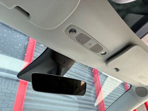 Used 2021 Tesla Model Y Long Range image 22