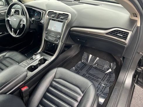 Used 2019 Ford Fusion SEL FWD image 27