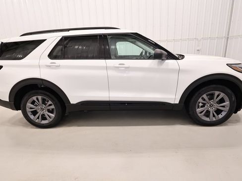 New 2026 Ford Explorer Active w/ Active Comfort Package AWD/4WD image 2