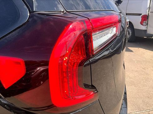 Used 2024 GMC Terrain SLT w/ Tech Package image 26