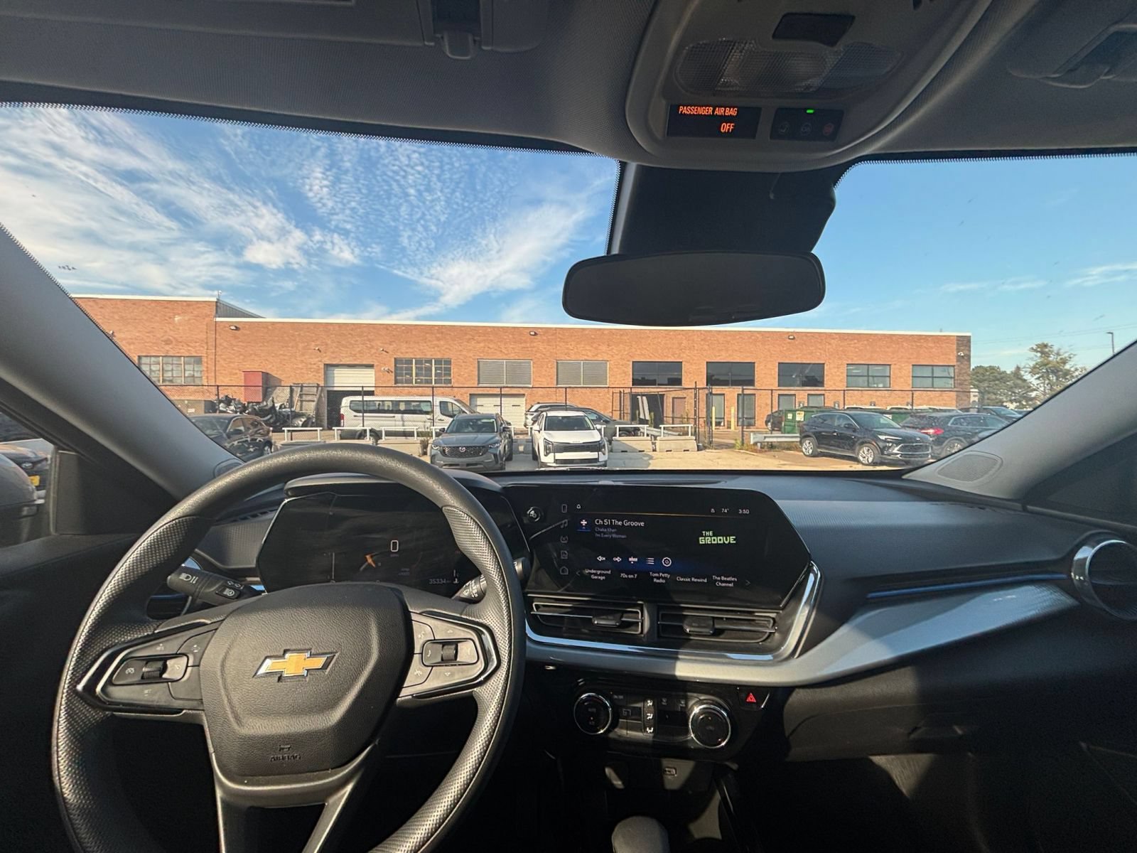 Used 2025 Chevrolet Trax LT FWD image 31