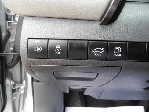 Used 2023 Toyota Camry XSE FWD image 12
