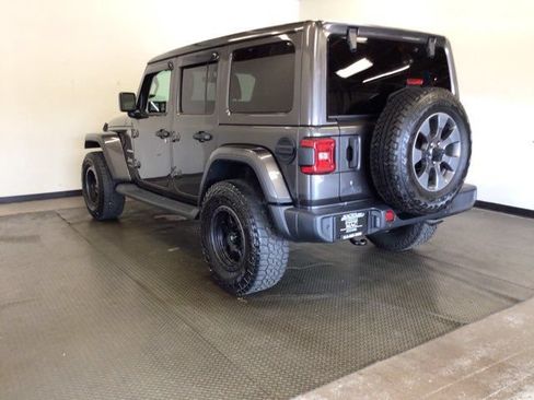 Used 2018 Jeep Wrangler Unlimited Sahara AWD/4WD image 6