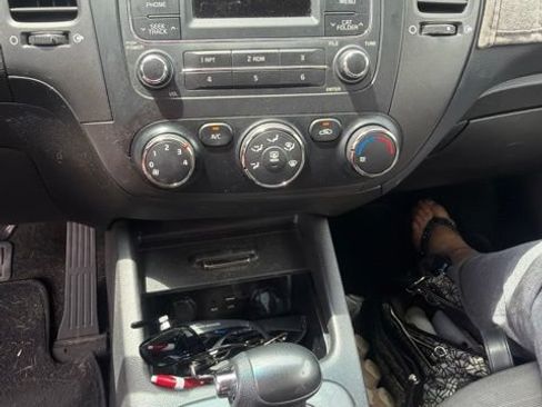 Used 2016 Kia Forte LX FWD image 7