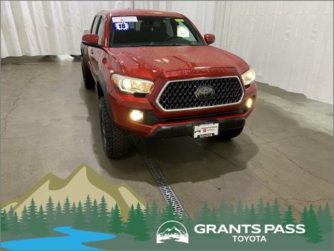 Certified 2018 Toyota Tacoma TRD Off-Road image 1