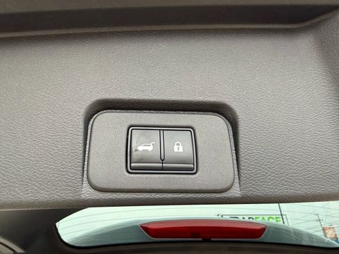 Used 2022 Nissan Rogue Platinum w/ Head-Up Display Package image 15