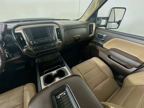 Used 2017 GMC Sierra 2500 Denali w/ Duramax Plus Package image 11