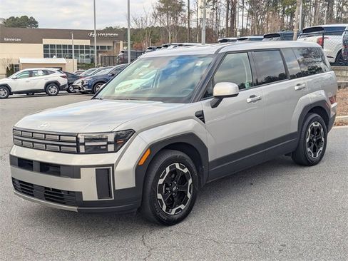 Used 2025 Hyundai Santa Fe SE image 3